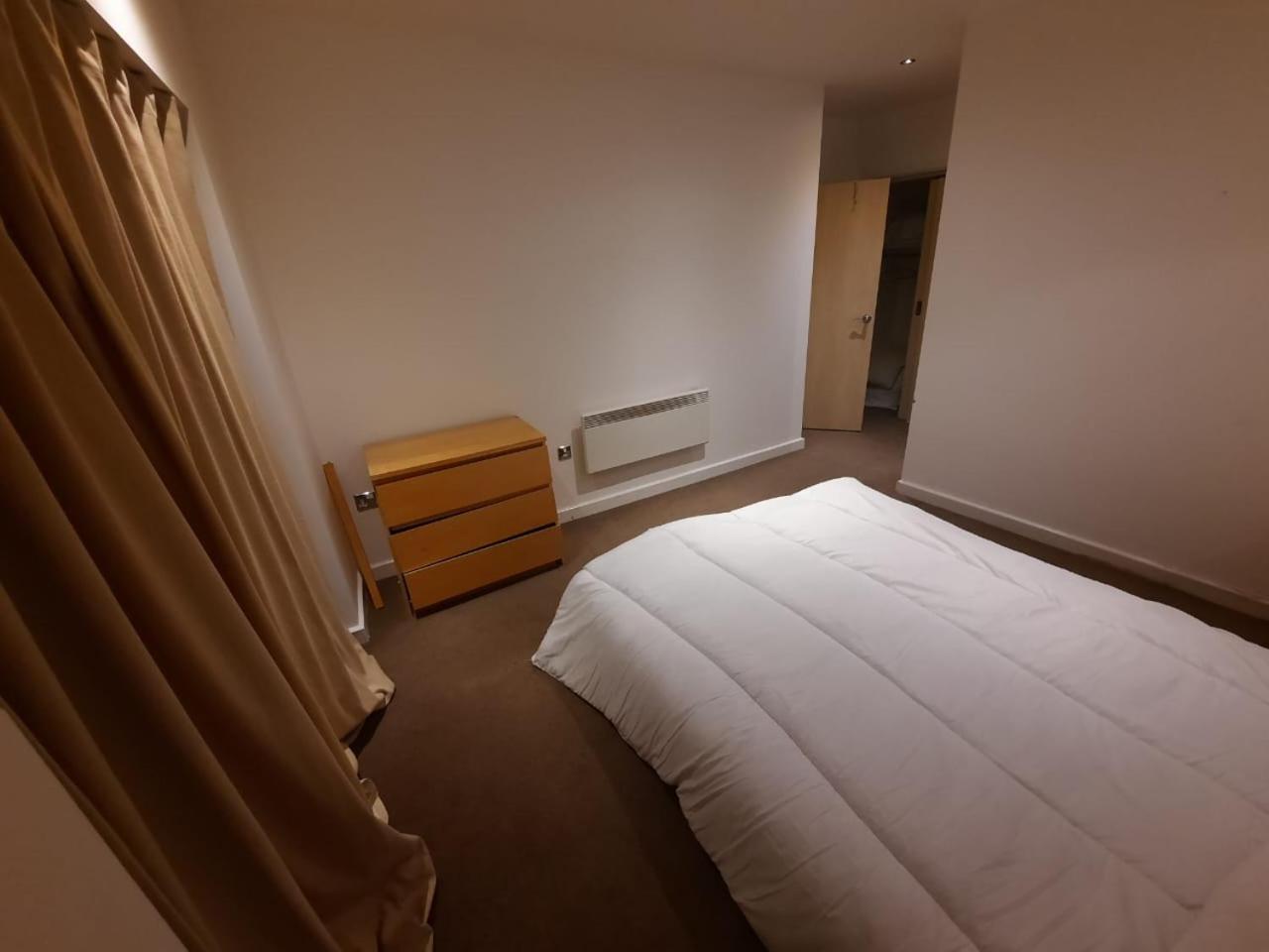 Room In Cardiff City Center - Swiftstay Luaran gambar