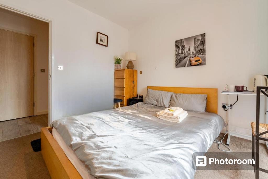 Room In Cardiff City Center - Swiftstay Luaran gambar
